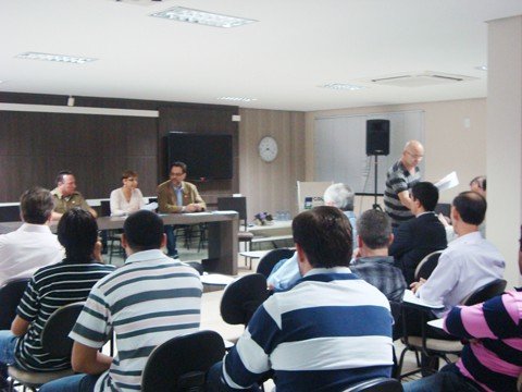 o-que-fazer-diante-de-um-roubo-ou-sequestro-1 Durante a palestra, os participantes receberam informações de âmbito profissional e familiar.