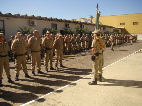 pm-comemora-data-com-mudancas-1 Solenidade foi marcada por homenagens aos policiais militares.