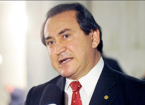 presidente-do-pr-e-preso-1 Presidente do PR catarinense, Nelson Goetten de Lima estava em uma barbearia quando foi abordado pelos policias. Ele não resistiu à prisão.