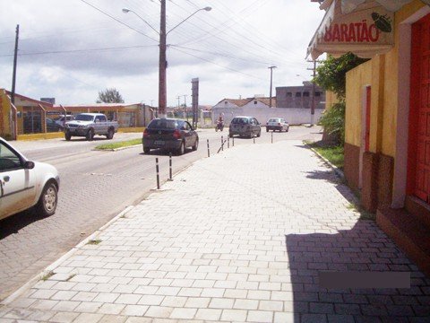 vereador-entra-com-acao-contra-o-iphan-1 Vários motoristas com carros rebaixados enfrentam dificuldades ao transitar nas ruas na orla da lagoa.