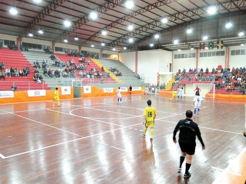 acesc-capivari-perde-mais-uma-em-casa-1 Antes do término da partida, boa parte do público já havia deixado o Ginásio Municipal.