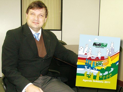 agenda-solidaria-chega-ao-vale-1 Sandro Volpato elogiou o projeto. O Clube Lions ajudará a vender as Agendas Solidárias. O dinheiro será revertido a instituições beneficentes.