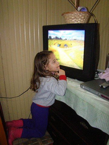 cirurgia-foi-marcada-para-esta-sexta-feira-1 Luiza adora brincar de bonecas, dançar, assistir televisão, como qualquer criança, mas reclama de não poder enxergar
