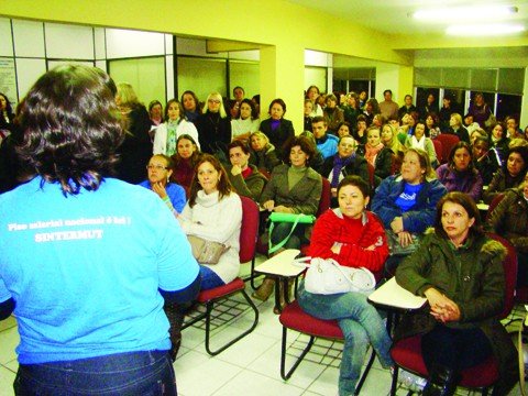 greve-deve-durar-mais-uma-semana-1 Outra assembleia será realizada na quinta-feira