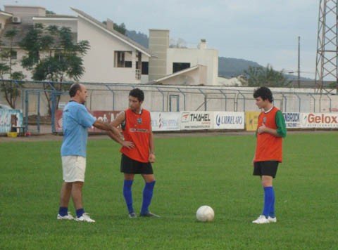 grizzo-promete-elenco-forte-no-a-tubarao-1 Grizzo promoverá no mínimo mais sete atletas da base para a equipe profissional