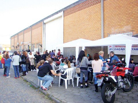 prefeitura-analisa-contraproposta-1 A greve dos professores já dura 17 dias. Já existe um calendário de reposição de aulas.