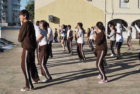 sabado-tem-festa-no-dehon-1 Ensaios têm agitado os alunos, responsáveis pela organização do evento.