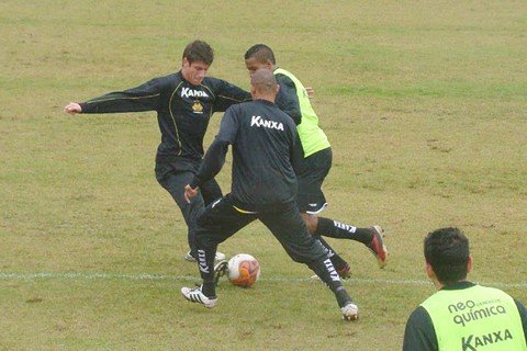 tigre-treina-focado-no-bragantino-1 Para os atletas do Tigre, a manhã de ontem foi de muito trabalho.