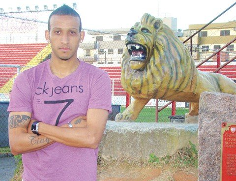 alejandro-promete-ser-um-leao-no-hercilio-1 Alejandro diz que levará a garra do futebol uruguaio para os jogos do Hercílio.
