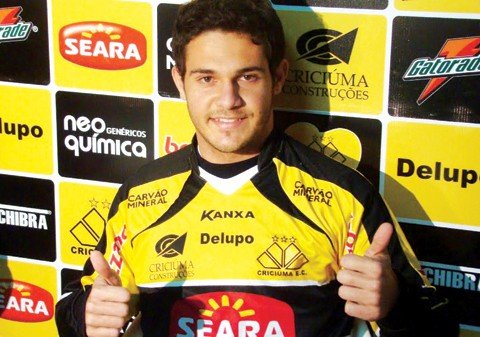 atacante-troca-longo-contrato-com-o-inter-pelo-tigre-1 O atacante Bryan tem 21 anos e está empolgado em defender o Tigre.