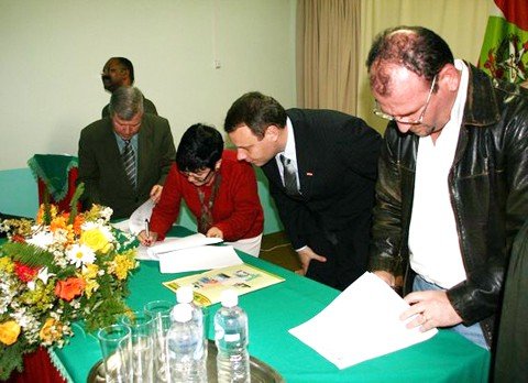 Convênio para execução de obras é assinado