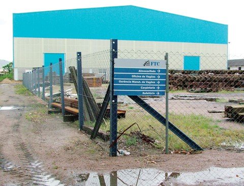 falta-apenas-um-aval-para-tubarao-1 Do projeto original, apenas o galpão que abrigaria a futura oficina da Ferrovia Tereza Cristina foi feito, mas está apenas 80% concluído.