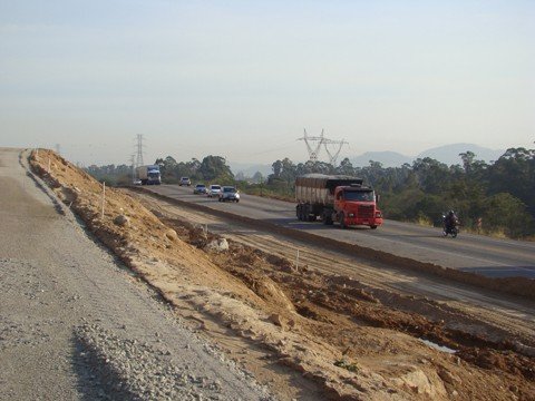 obras-serao-afetadas-1 A solução para a retomada das obras no lote 25, entre Laguna e Capivari de Baixo, também ficam em banho-maria até a definição dos novos comandantes do Dnit em Brasília
