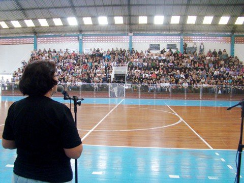 professores-votam-proposta-salarial-1 Professores terão uma assembleia regional e outra estadual ainda esta semana.