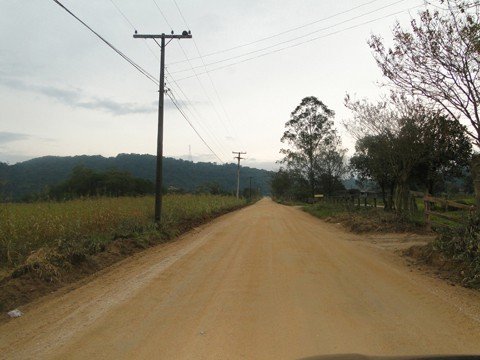 resultado-da-licitacao-e-avaliado-pelo-bid-1 SC-382, no trecho de Orleans, está em bom estado de conservação. Mas o asfaltamento da rodovia é essencial para alavancar o turismo em toda a região da Grande Tubarão e adjacências