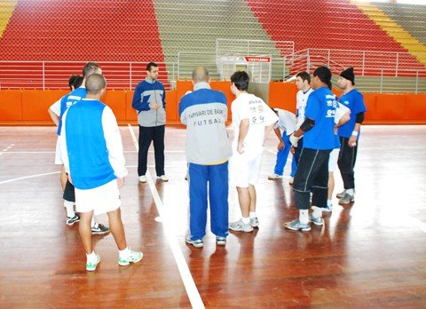 vandre-comanda-o-capivari-pela-1a-vez-em-casa-1 O técnico interino Vandré espera que sua experiência em quadra ajude a equipe a melhorar o desempenho.