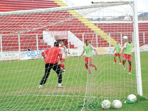 leao-joga-com-forca-maxima-1 O Leão vai em busca dos três pontos em Joinville neste domingo.