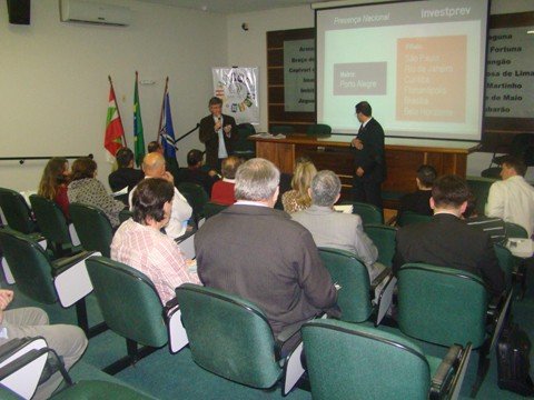 pedras-grandes-volta-a-amurel-1 Os prefeitos comemoraram o retorno de Pedras Grandes à Associação de Municípios da Região de Laguna.