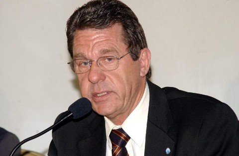 tiscoski-alega-que-revista-mentiu-1 Leodegar Tiscoski afirma que as denúncias são inverídicas.