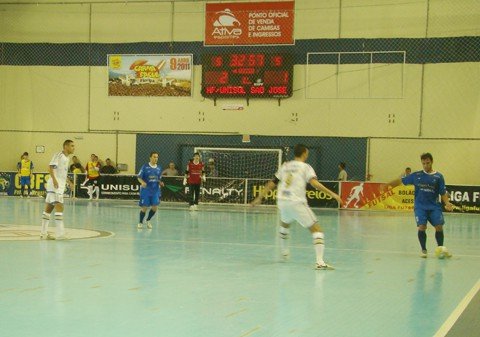 unisul-tenta-recuperacao-na-liga-1 Na primeira fase, Hipper Freios/Unisul e São José/ValeSul empataram em 2 a 2 no Salgadão.