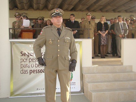 aproximar-a-comunidade-e-a-policia-e-o-principal-foco-1 O tenente-coronel James Amaral tomou posse ontem como novo comandante da 8ª região da PM.