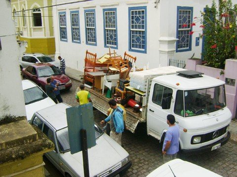 atencao-a-sua-casa-de-praia-1 Grande parte do que foi furtado na casa de veraneio, no Mar Grosso, foi recuperada e devolvida à proprietária.
