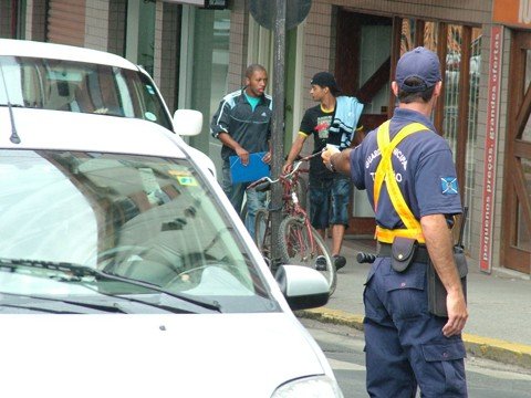 avaliacao-sai-em-15-dias-1 Com a expedição pela Polícia Federal, na capital, Tubarão será o terceiro município do estado a ter os guardas municipais armados. O primeiro foi Florianópolis e o segundo Balneário Camboriú.
