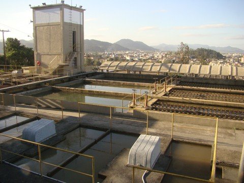 habilitacao-sai-em-seis-dias-1 Uma das empresas do consórcio, a Enops Engenharia SA, administra o tratamento de água no município.