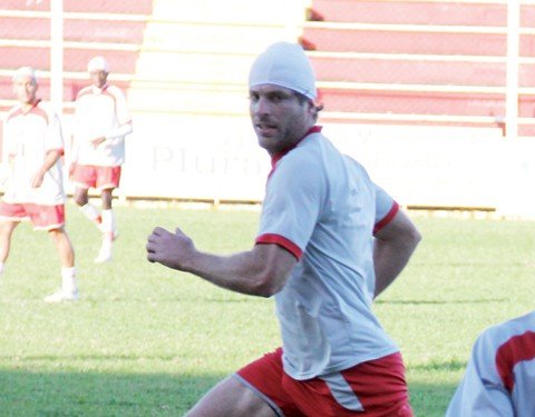 hercilio-luz-sofre-mais-uma-baixa-1 Michel Nunes se machucou no clássico do último domingo.