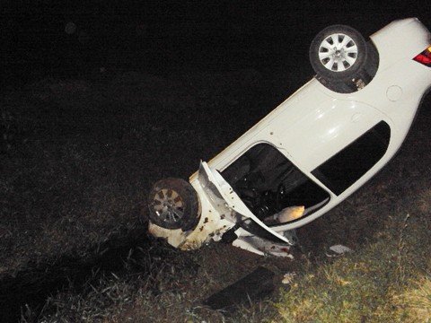 homem-perde-a-vida-em-acidente-1 O acidente ocorreu por volta das 23h30min de domingo. Alcides Alcebíades Nunes, 36 anos, estava sozinho no veículo.