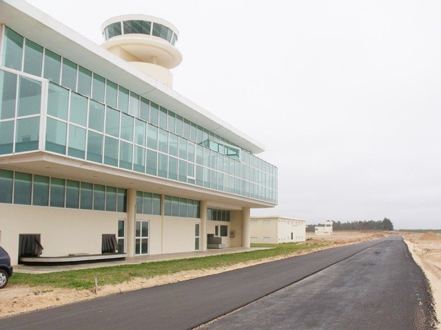 ja-ha-projeto-para-ampliacao-da-pista-1 Aeroporto custou quase R$ 60 milhões.