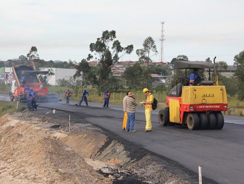 lote-1-ainda-nao-tem-vencedor-1 Ontem, cerca de 25 trabalhadores estavam no lote 25 (entre Capivari de Baixo e Laguna), um dos mais problemáticos da BR-101.