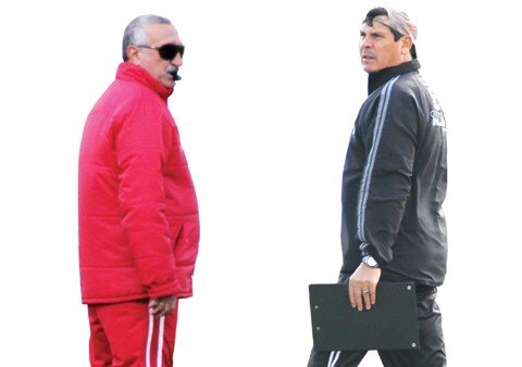 para-quem-voce-vai-torcer-no-classico-1 O clássico entre os times de Tubarão, comandados por Joceli dos Santos (à esquerda) e China (à direita), será na tarde deste domingo.