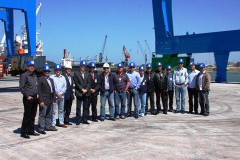 reuniao-ocorre-em-imbituba-1 O grupo realizou uma visita às instalações do Porto de Imbituba, onde os membros puderam conferir as obras e os novos equipamentos que são instalados este ano