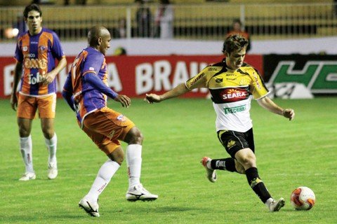 tigre-vence-e-esta-a-2-pontos-do-g-4-1 O Tricolor entrou em campo ansioso para dar uma resposta à torcida tricolor.