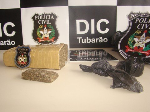 15-quilo-de-droga-e-apreendido-1 A ação para prender os traficantes e apreender 1,1 quilo de maconha foi coordenada pelos delegados Marcos Ghizoni e Adriano Almeida