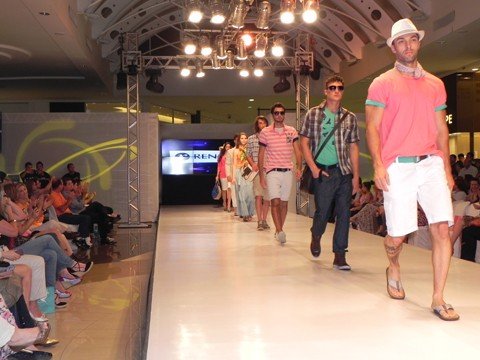 evento-e-um-sucesso-1 A quinta edição do Farol Fashion foi, a exemplo das anteriores, sucesso de organização e público. Evento já está confirmado para 2012!