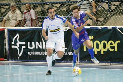 hipper-freios-unisul-classifica-se-1 Apesar do sufoco, a Hipper Freios/Unisul mostrou que está viva na competição e agora prepara-se para a fase do mata-mata.