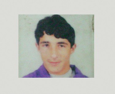 homem-morre-em-acidente-de-moto-1 Fabrício morreu no HNSC. A foto da identidade é de 2001.
