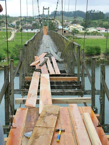 ponte-pensil-e-interditada-1 Trabalhos de recuperação da ponte pênsil devem ser finalizados em cerca de dez dias