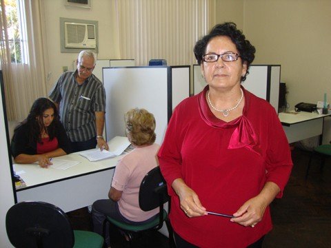 telefonia-continua-a-frente-das-reclamacoes-1 Reneuza e a equipe atenderam, no último mês, 127 ligações.