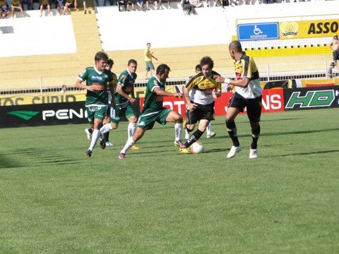 tigre-goleia-e-fica-a-2-pontos-do-g4-1 O Criciúma jogou em casa na tarde sábado.