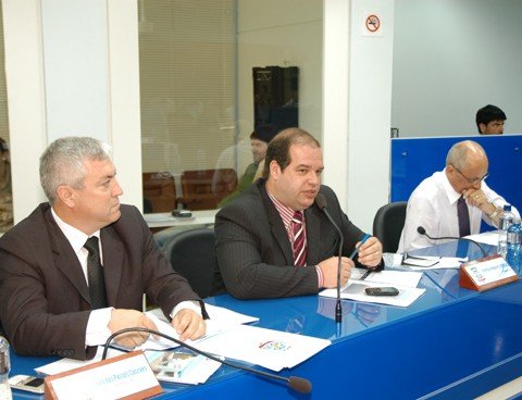 tubarao-pode-estar-entre-as-mais-poluidas-do-brasil-1 A comissão foi composta pelos vereadores Jefferson Brunato (PSDB), Jairo Cascaes (PSD) e Deka May (PP), com consultoria do climatologista Rafael Marques.