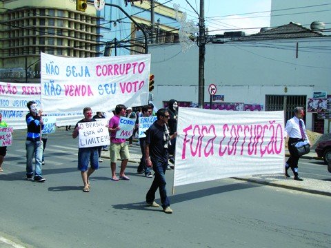Marcha mobiliza Tubarão