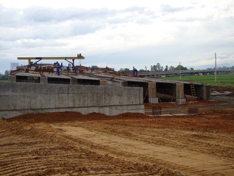 200-kms-liberados-ainda-faltam-3945-1 Contorno de Araranguá, no lote 29, é uma das obras mais impressionantes, até agora, na duplicação da BR-101. Estrutura já está com 90% dos trabalhos concluídos.