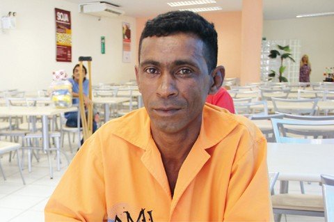 gapa-busca-a-reestruturacao-1 O presidente do Gapa, Airton Cardoso, que é soropositivo há 15 anos, conta que leva uma vida normal