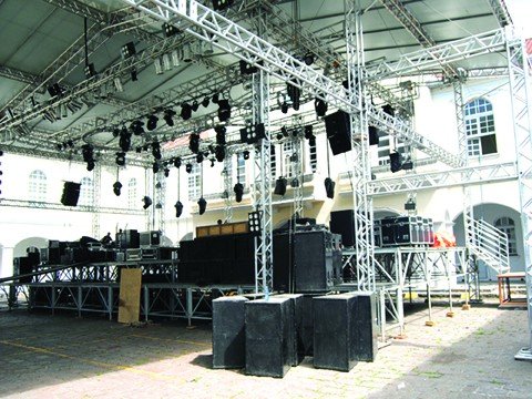 hoje-e-o-grande-dia-1 O palco já está pronto