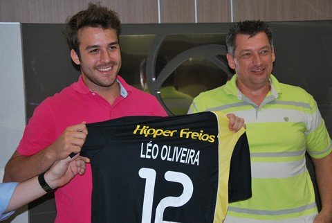 adu-divulga-numeracao-para-2012-1 Provável titular, Léo Oliveira será o camisa 12.