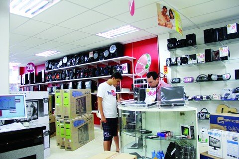 ano-novo-cheio-de-ofertas-1 A loja Benoit de Tubarão vai abrir em horário especial amanhã, quando começa a liquidação de início de ano.