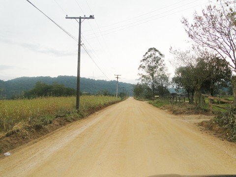 inicio-da-obra-e-neste-mes-1 Estrada da Pindotiba, em Orleans, é um dos trechos integrantes do projeto Serramar e os trabalhos deverão iniciar justamente por esta extensão.